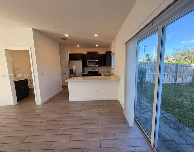 Photo - 871 SE 16th Ct