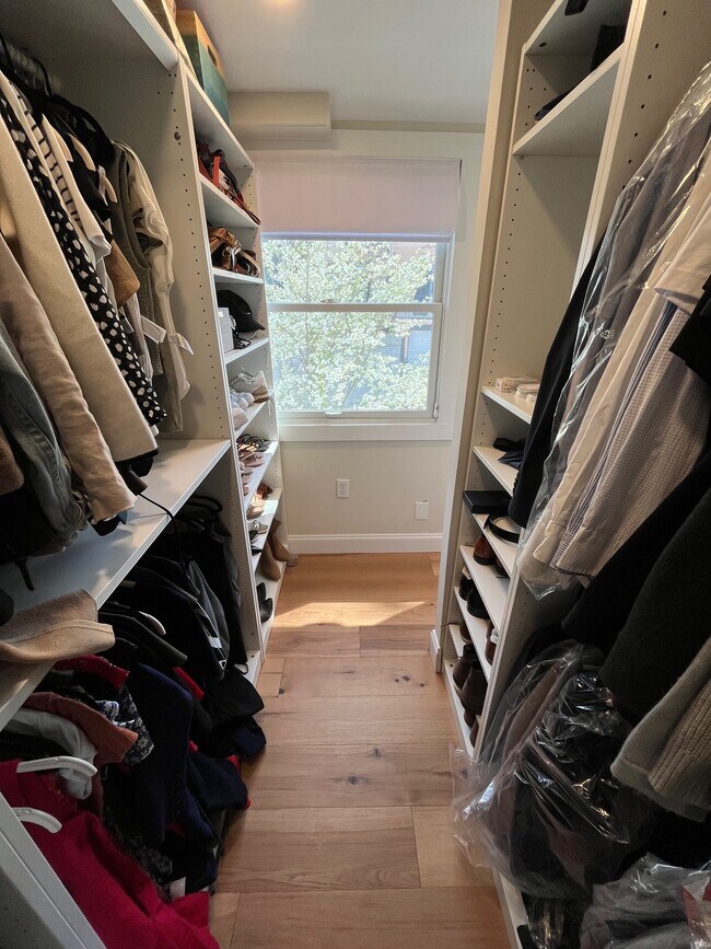 Photo - 1428 Oak St NW