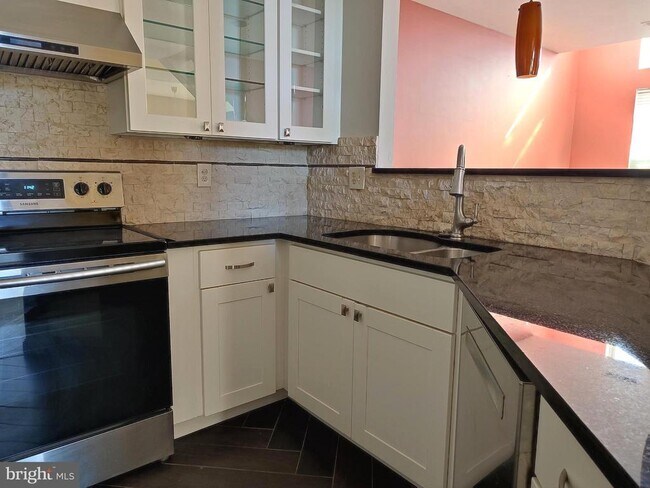 Photo - 7671 Coachlight Ln