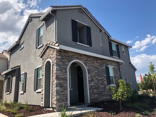 Building Photo - 4443 Silver Cedar Ln