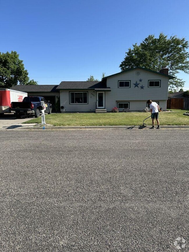 Building Photo - 4 bedroom in Billings MT 59102 Rental