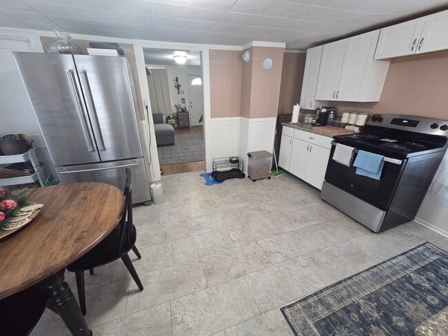 Photo - 400 Bennett St