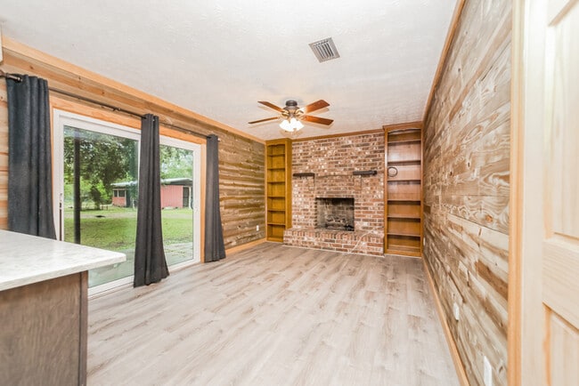 Photo - 14151 Grover Rd