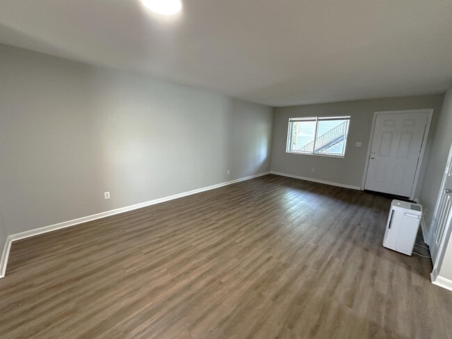 Photo - 448 Belmont Rd