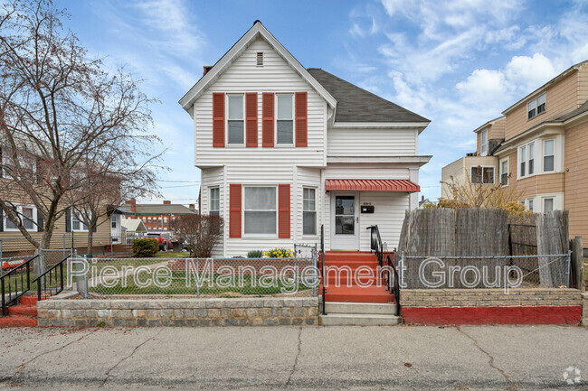 Building Photo - 636 Summer St Unit 3 Rental