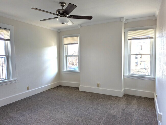 Lr - 1120 Brookline Blvd Unit #4