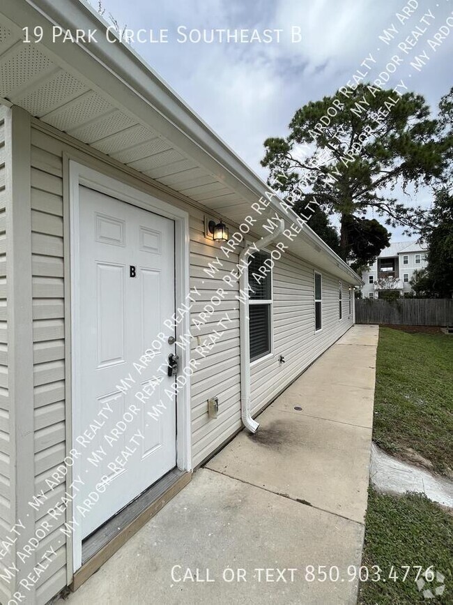 Building Photo - 19 Park Cir SE Rental