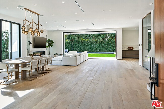 Photo - 211 Veteran Ave