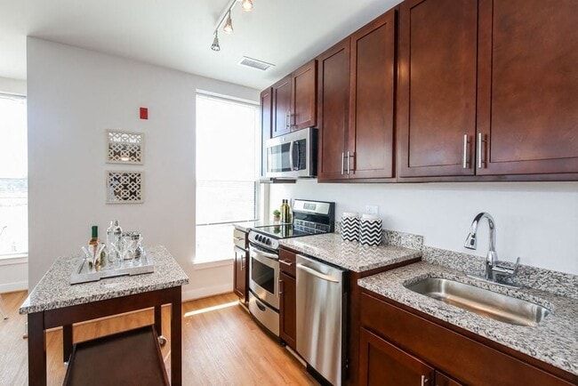 Kitchen (staged)