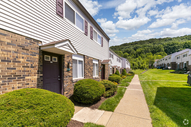 Building Photo - Emerald Gardens Rental