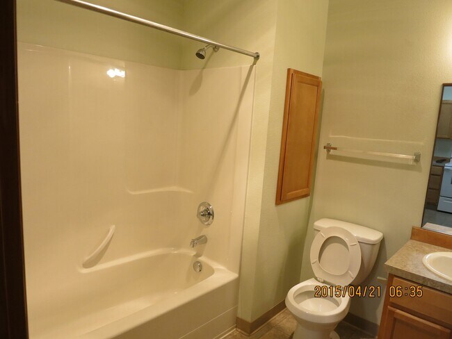 Photo - 12231-12239 SE Bush St Unit 90