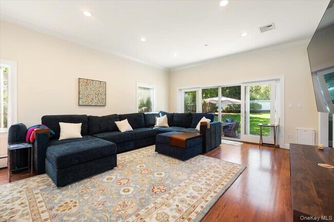 107 Puritan Dr
