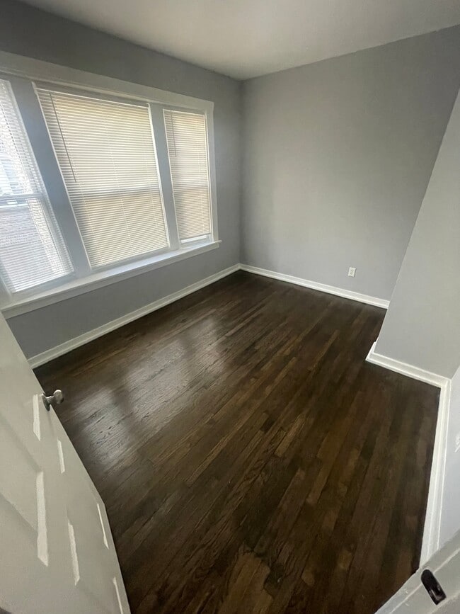 Photo - 2118 E 68th St Unidad 1