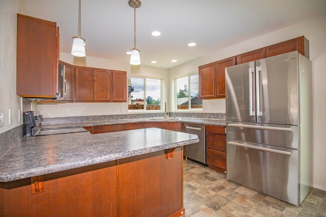Photo - 111 Carver Walk SE