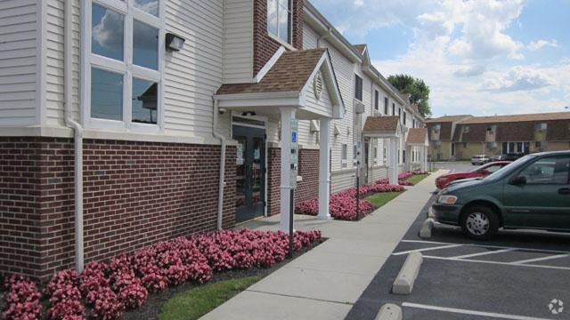 Tamarack Station Apartments - Tamarack Station Apartments