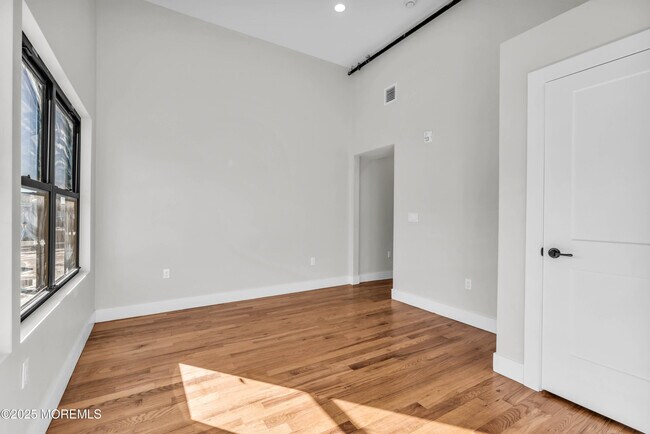 Photo - 7 Broad St Unit 3