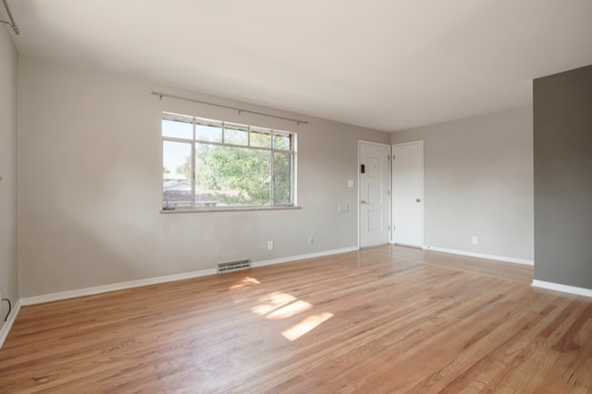 Photo - 1390 W Berry Dr