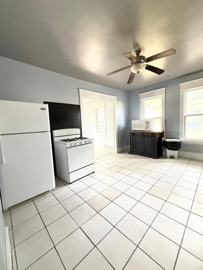 Photo - 3-Bedroom Townhouse in Moline– $925/month ...