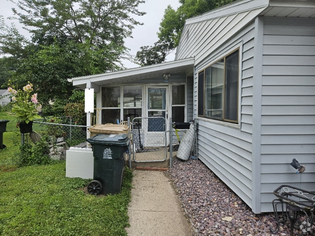Building Photo - 4011 Claire St Rental