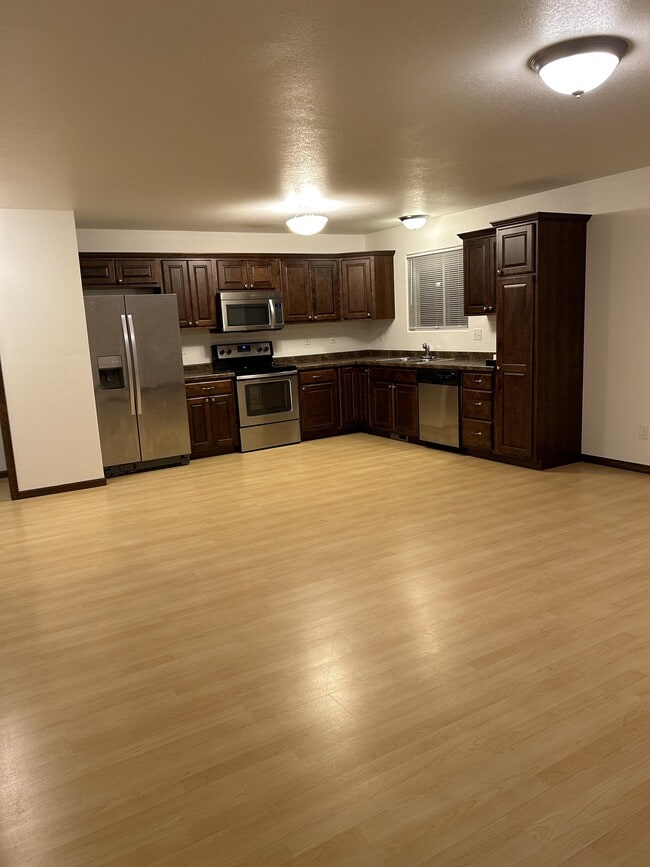 Photo - 3330 8th St W