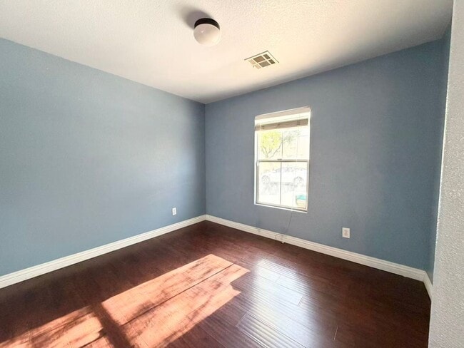 Photo - Beautiful 2-story home offering 3 bedrooms, 2.5 bathrooms