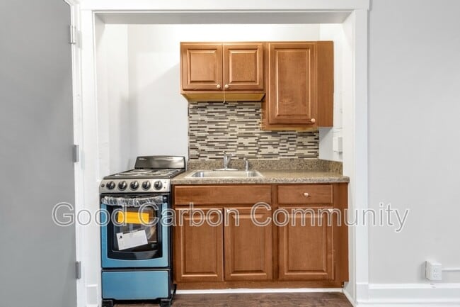 Building Photo - 870 Lafayette Ave Unit 304