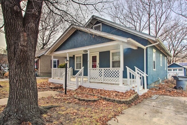 Photo - Newly remodeled, fully furnished adorable bungalow in a great location!