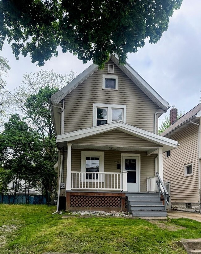 Building Photo - 4 Bedroom 1 Bathroom Single Family Home for Rent!