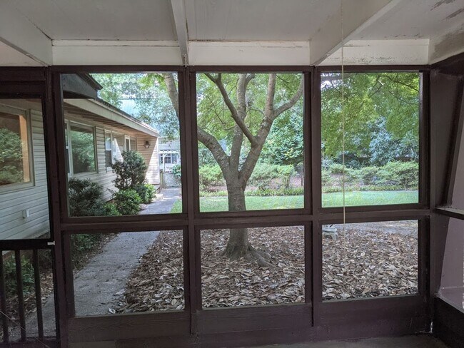 Photo - 223 Edgefield Ave NW