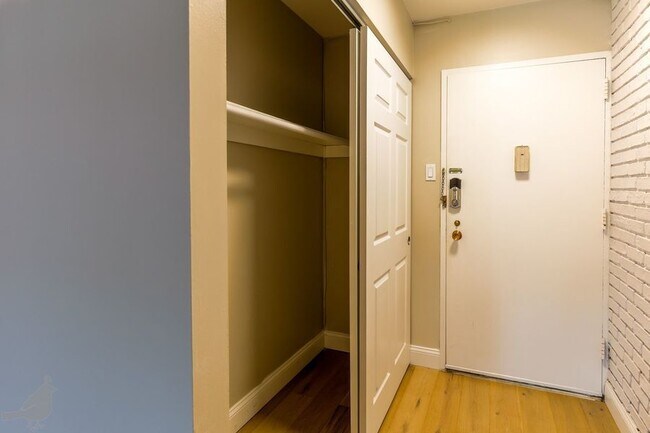 Photo - 700 7th St SW