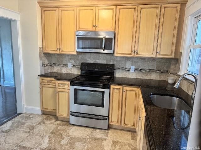 Photo - 450 Nicolls Rd