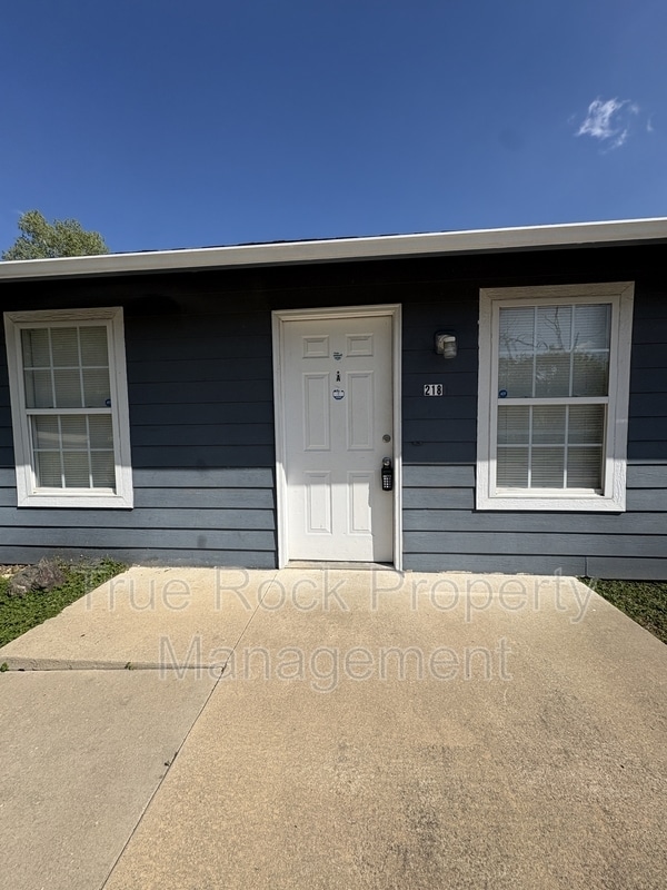 Photo - 218 E 14th St