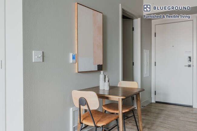 Photo - 104 12th Ave Unidad FL7-ID756