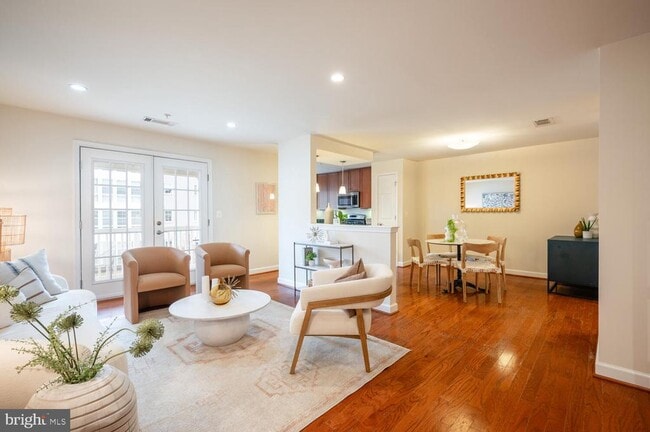 Photo - 4113 S Four Mile Run Dr Unidad 404