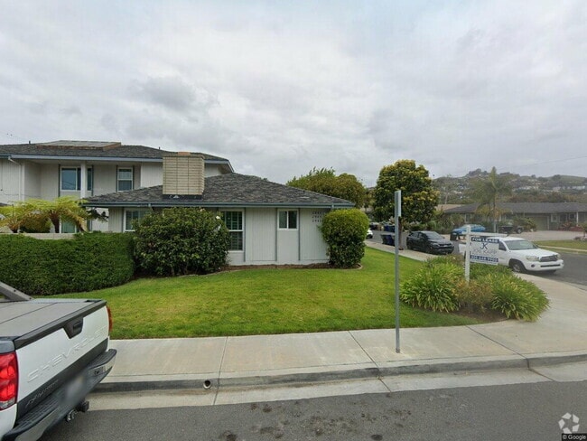 Building Photo - "Charming 2-Bed Oasis in Ventura – Cozy 90... Rental