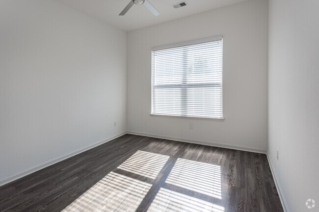 2BR, 2BA - 1243SF