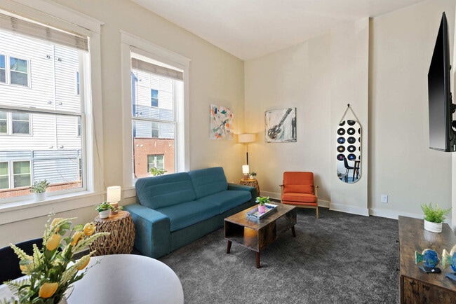 Building Photo - 263 S Main St Unit SI FL2-ID1608478P