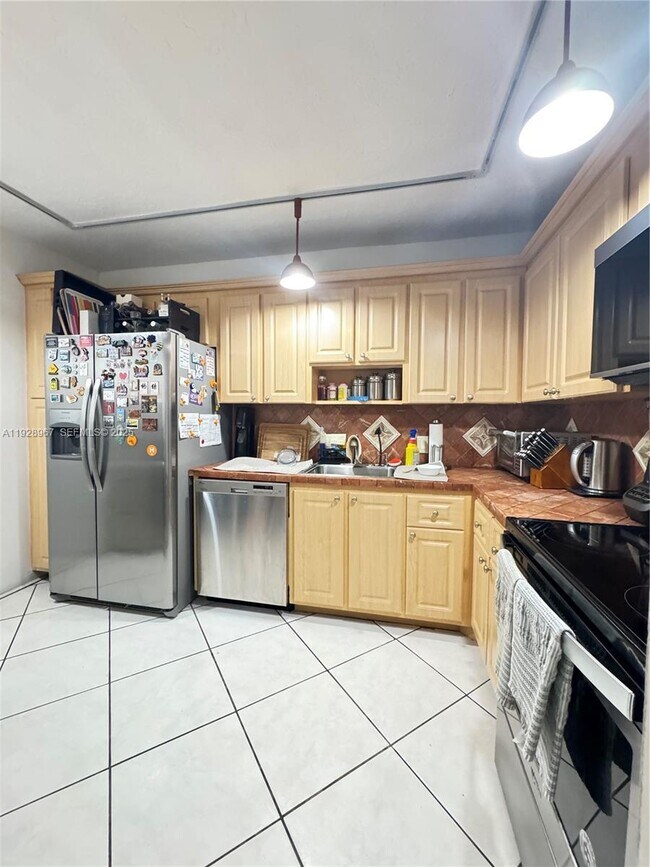 Photo - 20100 W Country Club Dr Unit 1606