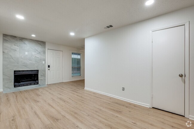 Building Photo - Gastonian - 108 Unit 108 Rental