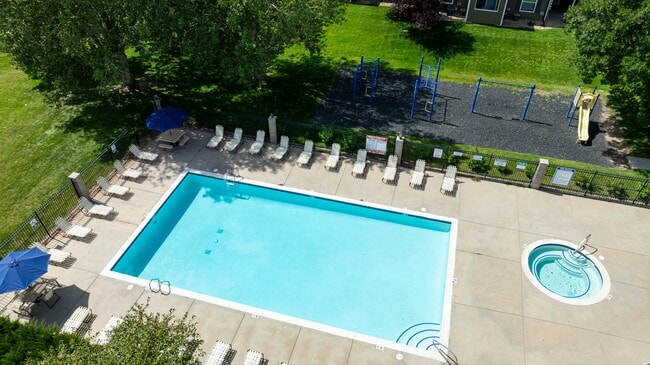 Photo - Crescent Cove Apartments