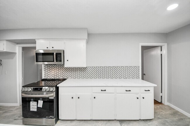 Photo - 2405 Pickerton Dr