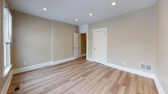 Photo - 414-416 E. Whittier St
