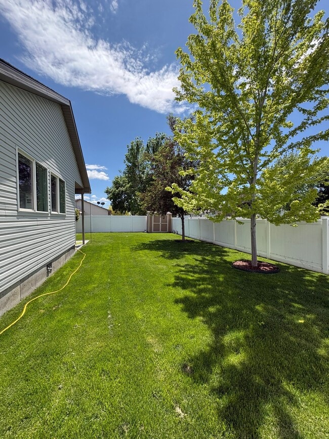 Photo - 3492 Stonegate Dr