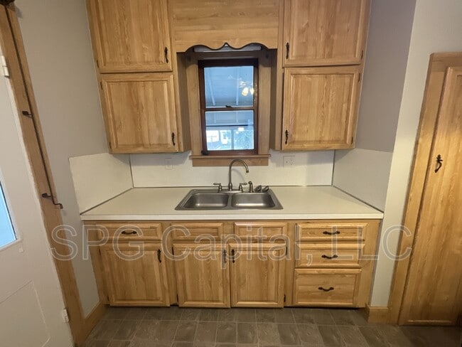 Photo - 254 E Louther St