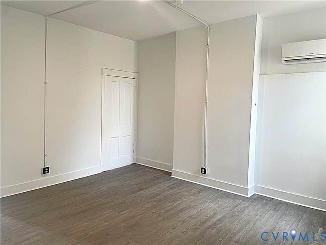 Photo - 102 N Lombardy St Unidad 2