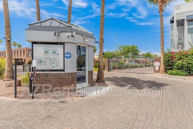 Photo - 3633 N 3rd Ave Unidad 2025