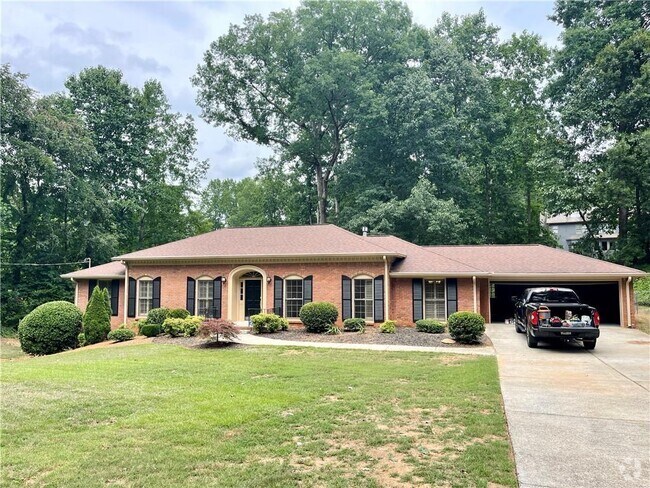 Building Photo - 880 Richmond Hill Dr Rental