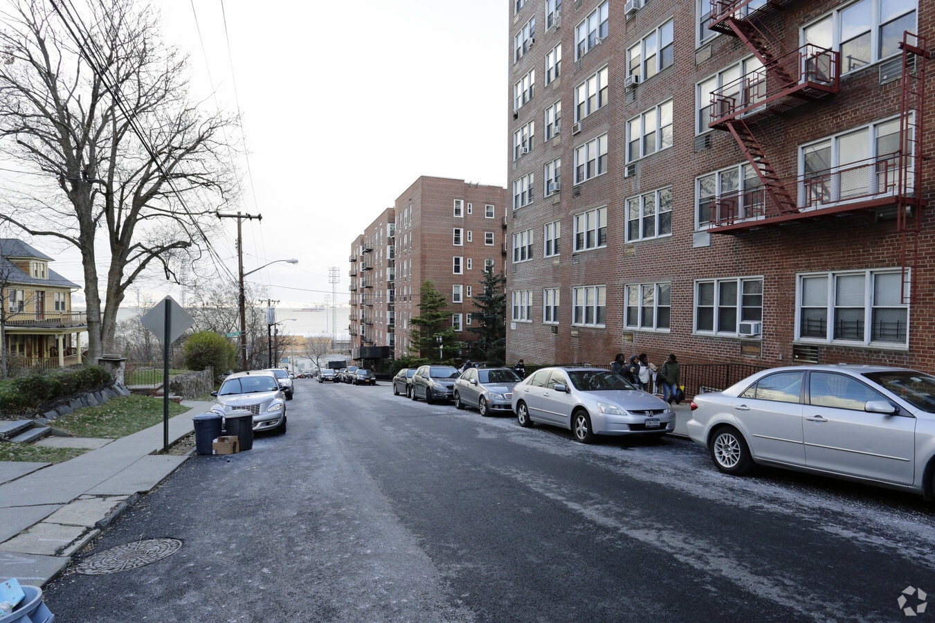 60 Hamilton Avenue - 60 Hamilton Ave