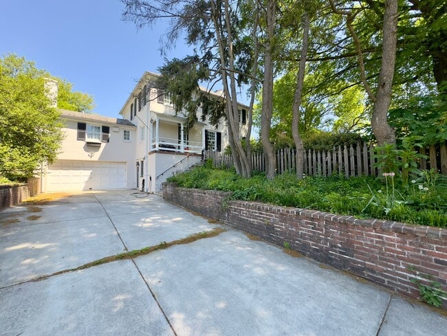 115 E Northern Pkwy