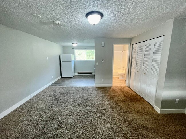 Photo - Freshly Updated Studio Apartment with Utilities Included! Unidad A6